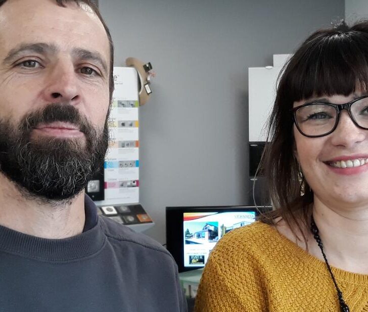 Qui sont nos installateurs Premiums ? Une journée avec Mélanie et Samuel – Avenir Elec 39 & fermetures