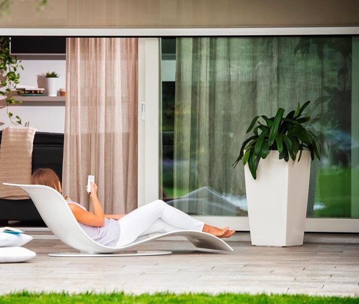 Automazione per tapparelle, scuri, tende: caratteristiche e vantaggi