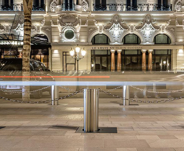 Place du Casino in Monte Carlo made secure by CAME Urbaco: a new pedestrian and vehicle delimitation system has been installed